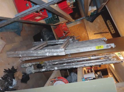 1 Rollbaugerüstelemente zerlegt mit Arbeitsplattform