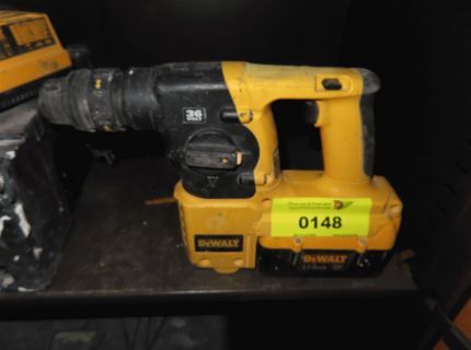 1 Akkuschlagbohrer Fabr.: Dewalt Typ: