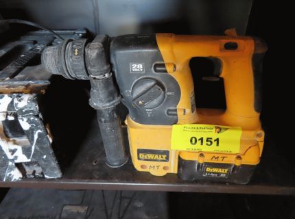 1 Akkuschlagbohrmaschine Fabr.: Dewalt Typ: