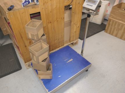 1 Plattformwaage groß Fabrikat MESTRONIC