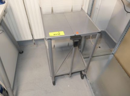 1 klappbarer Transportwagen