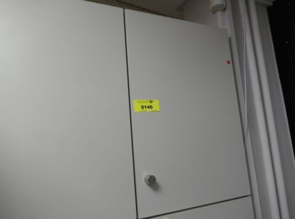 1 Aktenschrankwand 2-teilig mit Aufsatz
