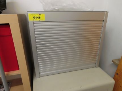 1 Lagerschränkchen klein mit Rolladentür