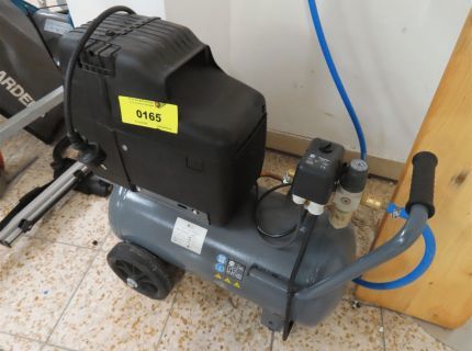 1 Druckluftkompressor Fabr.: Schneider Typ: