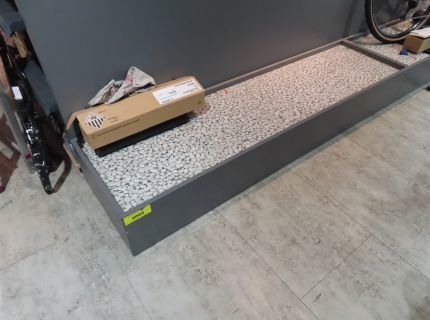 1 Posten Ausstellungspodeste verschiedene Ausführungen