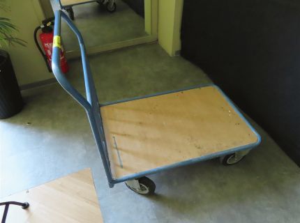 1 Plattenwagen Fabr.: Fetra Holzoptik