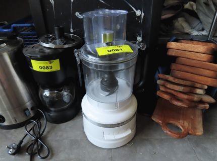 1 Küchenmaschine Fabr.: KitchenAid Kunststoffweiß