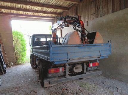 1 LKW 3-Seiten-Kipper mit Ladekran