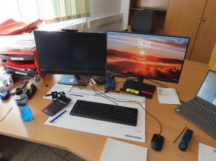 1 EDV-Arbeitsplatz bestehend aus: 2