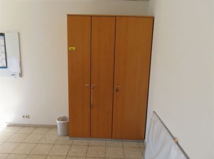 1 Wandschrank ca. 150 m