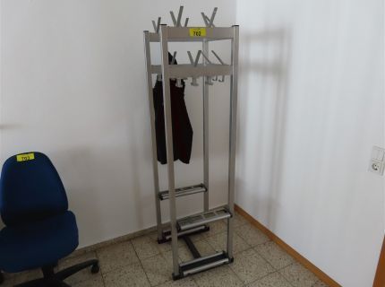 1 Garderobe