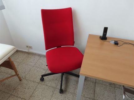 2 Bürodrehstühle 1 x Stoffbezug