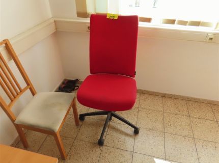 2 Bürodrehstühle 1 x Stoffbezug