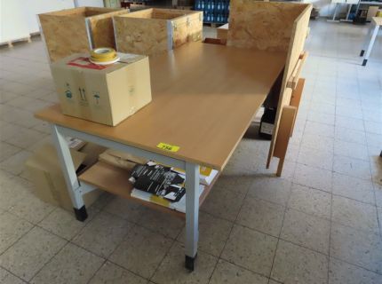 1 Ablagetisch ca. 250 m