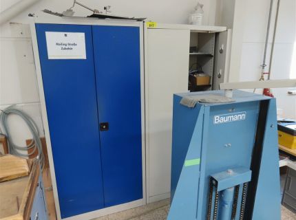 2 Metallschränke ca. 1 m