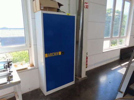 1 Metallschrank ca. 1 m