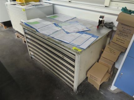 1 Arbeitstisch ca. 180 m