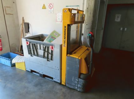 1 Elektrohubwagen Fabr.: Jungheinrich Typ: