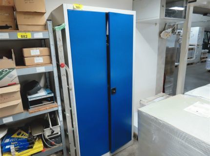 1 Metallschrank ca. 1 m