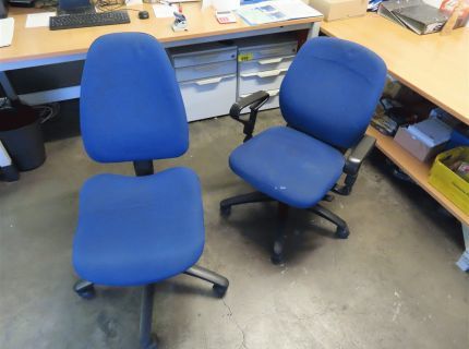 4 Bürodrehstühle 3 x Stoffbezug