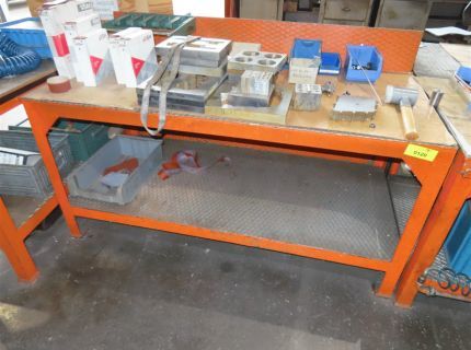1 Arbeitstisch Metallausführung Maß je