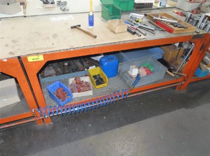 1 Arbeitstisch Metallausführung Maß je