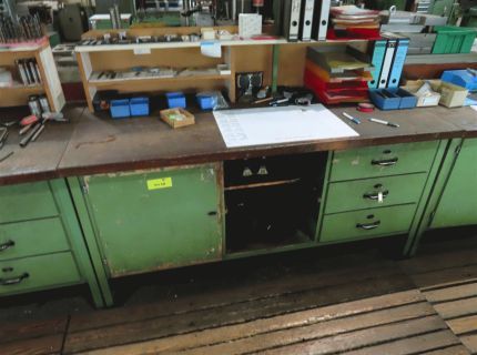 1 Werkbank ca. 180 x