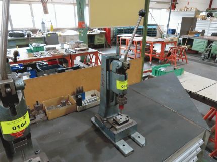 1 Kniehebelpresse Fabrikat und Typ