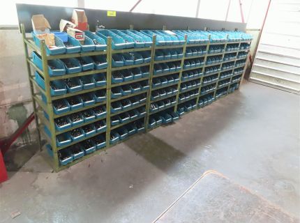 1 Schrauben-Kleinteile-Rega... ca. 4 lfm