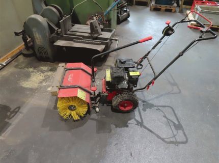 1 Kehrmaschine Fabr.: Hecht mit