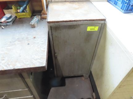 1 Metallschrank ca. 50 x