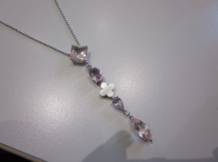 1 Collier mit Morganiten Amethysten