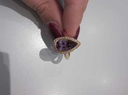 1 massiver Ring mit Amethyst