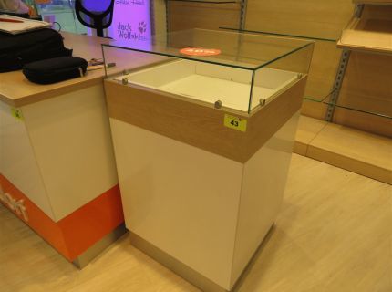 1 Theken-Vitrine 060 m x