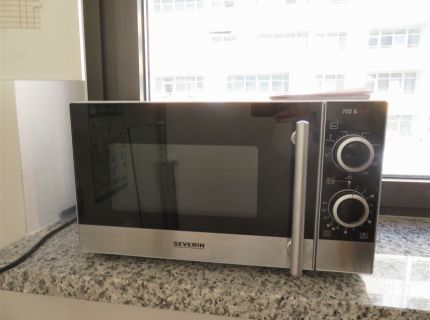 1 Mikrowelle Fabr. Serverin 700