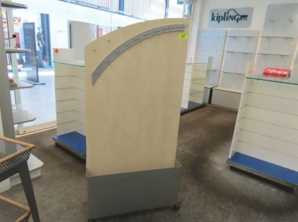 1 Verkaufsdisplay mit Metallhaken ca.