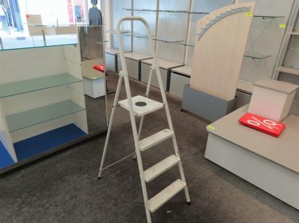 1 Alu-Leiter weiß 4-stufig