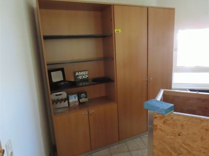 1 Wandschrank ca. 250 m