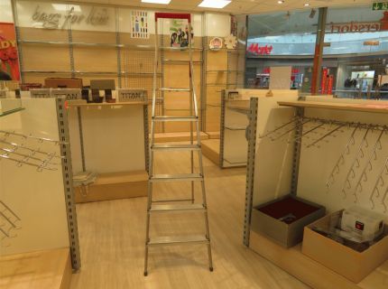 1 Alu-Klappleiter Fabr. Hailo 6-stufig