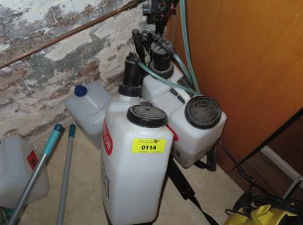 2 Sprühgeräte mit Huckepackfunktion
