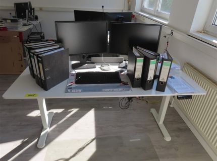 1 Schreibtisch elektrisch höhenverstellbar inklusive