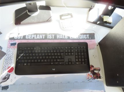 2 Flachbildschirme Fabr.: Dell mit