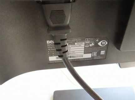 2 Flachbildschirme Fabr.: BenQ mit