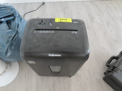 1 Aktenvernichter Fabr.: Fellowes